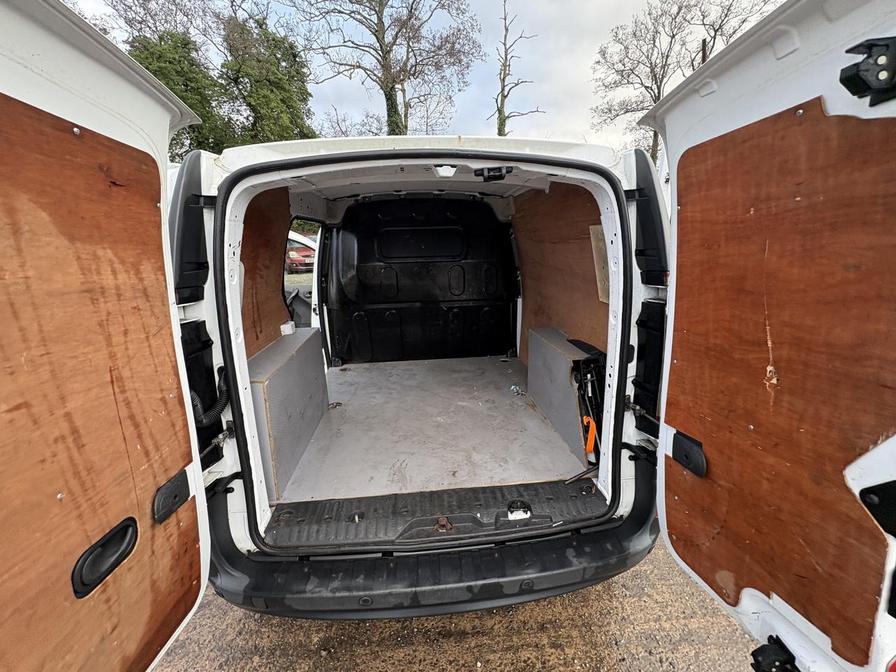 2017 Renault Kangoo – Model: Kangoo ML19 Business Energy dCi – MJ67EZD