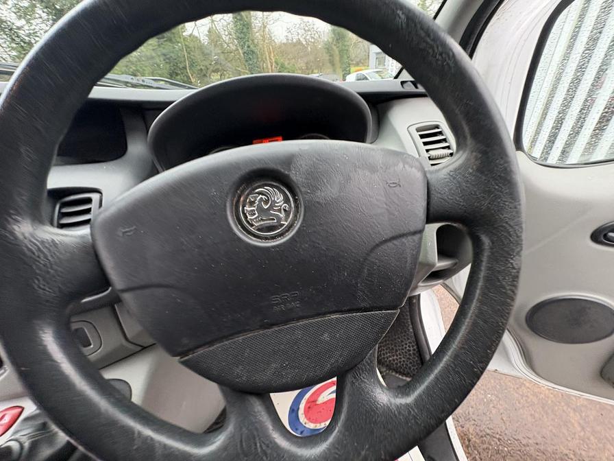 2012 Vauxhall Vivaro – Model: Vivaro 2700 CDTi 113 SWB – YC12XGG