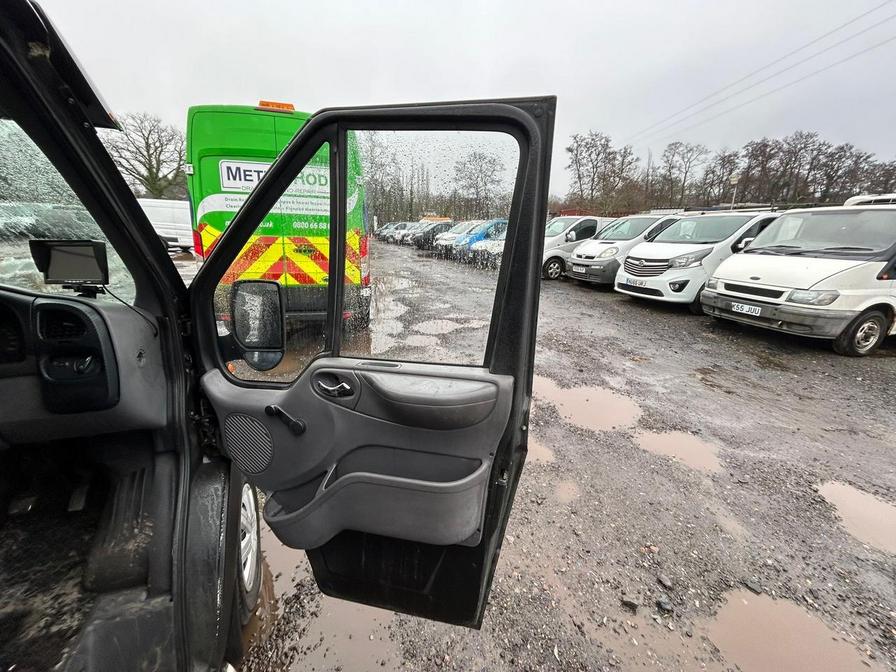 2004 Ford Transit – Model: Transit 300 SWB TD – LD04VYV