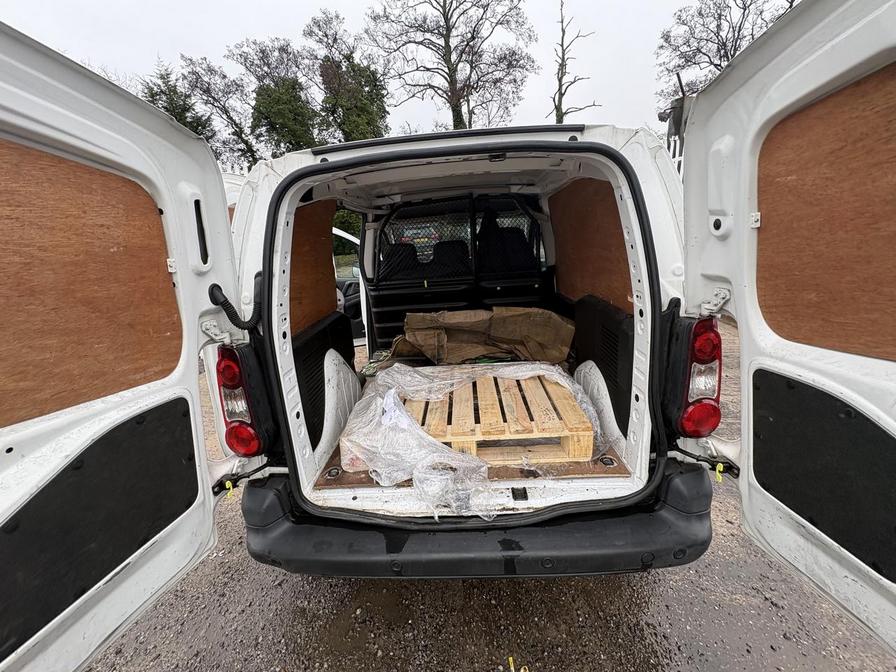 2018 Peugeot Partner – Model: Partner Professional L1 Blue HDi – NY18HJU