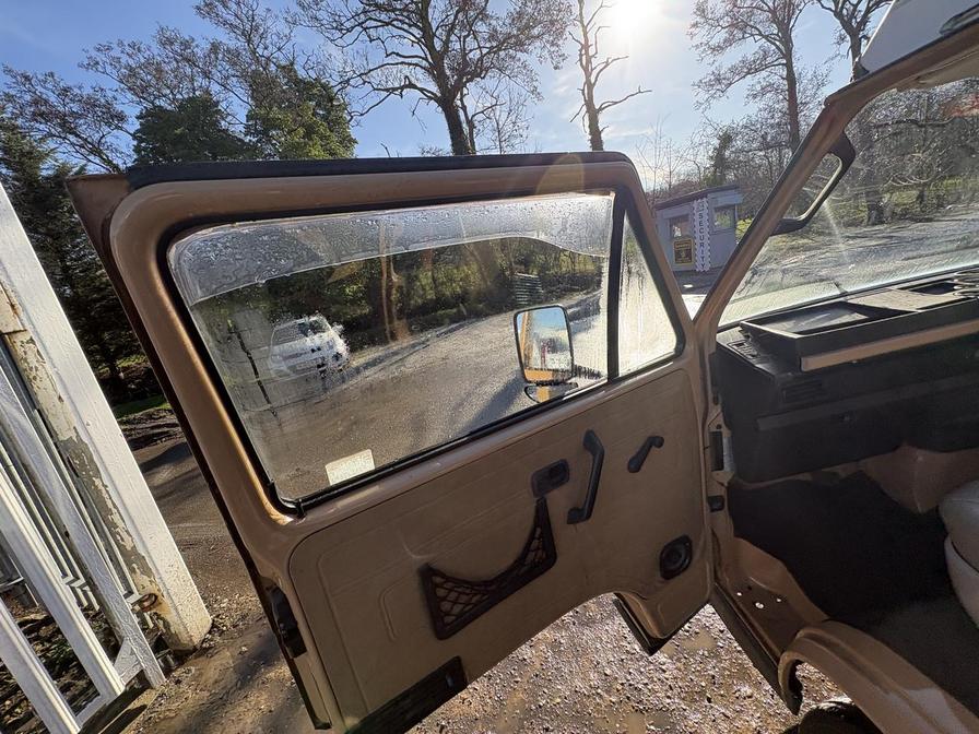 1990   – Model:  – G114TFT