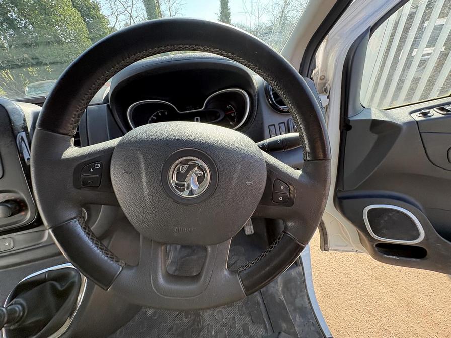 2017 Vauxhall Vivaro – Model: Vivaro  2900 Sportive CDTi – DY67FRU