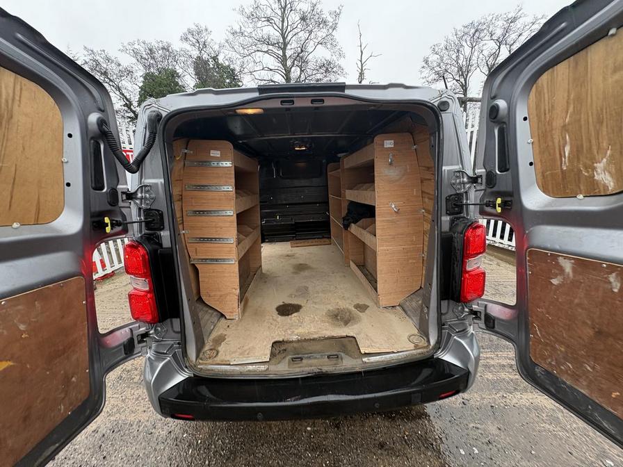 2019 Vauxhall Vivaro – Model: Vivaro 2900 Sportive S/S – DY69EZN