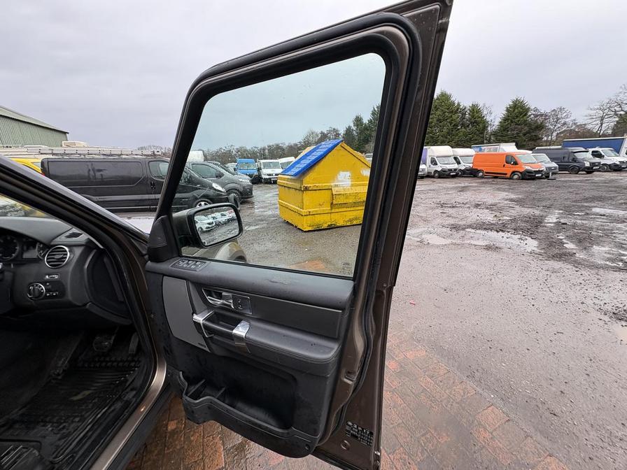 2011 Land Rover Discovery – Model: Discovery SDV6 Auto 255 – WR61LVV/V2MOF