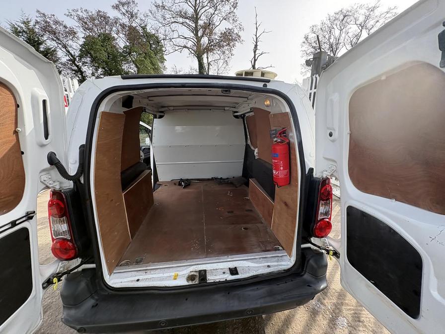 2017 Citroen Berlingo – Model: Berlingo 750 LX Blue HDi S/S – LC67VJJ