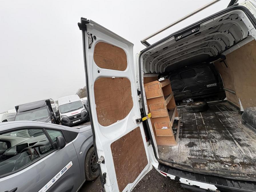 2016 Ford Transit Custom – Model: Transit Custom 290 Ltd E-Tech – EJ65WFP