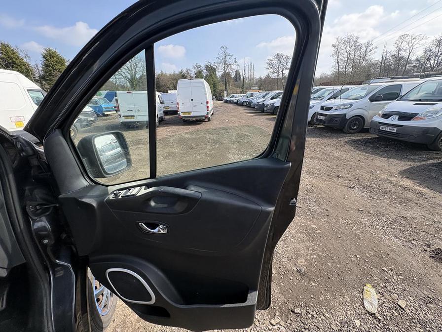 2018 Vauxhall Vivaro – Model: Vivaro  2700 Sportive CDTI – ML68RKJ
