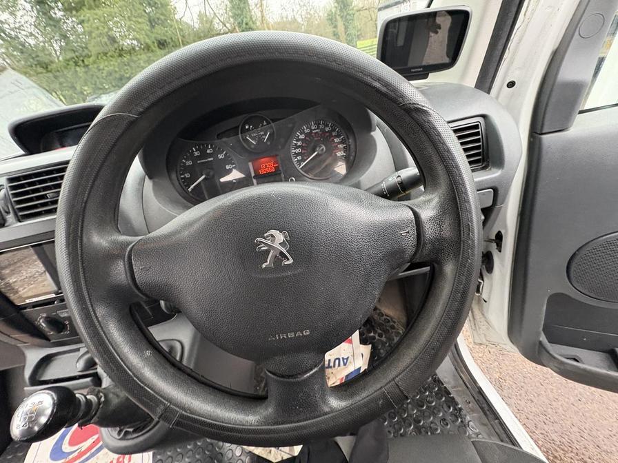 2016 Peugeot Expert – Model: Expert 1000 L1H1 Professional HDi – WH65JFU