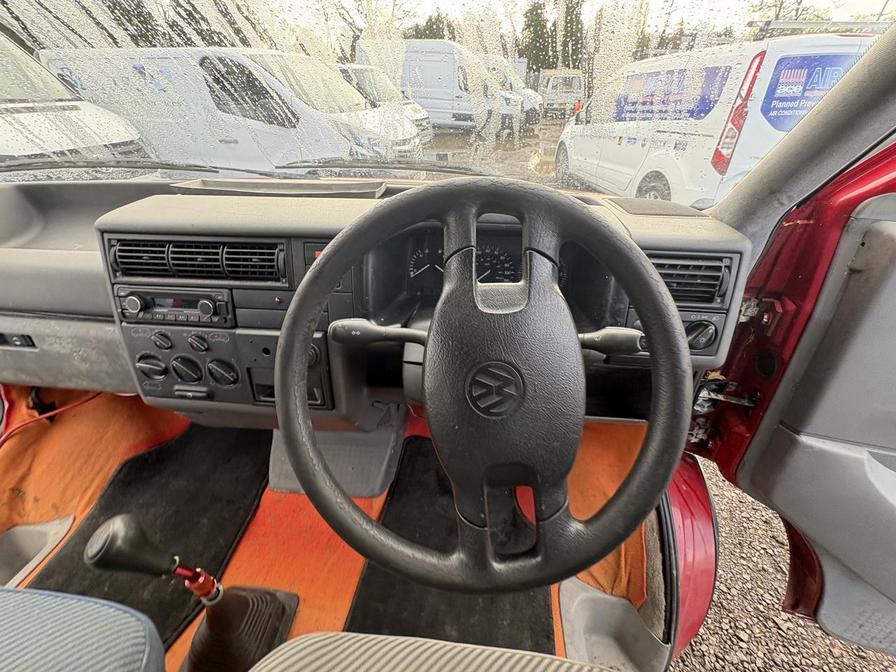 1998 Volkswagen Caravelle – Model: Caravelle SWB – R670YHL