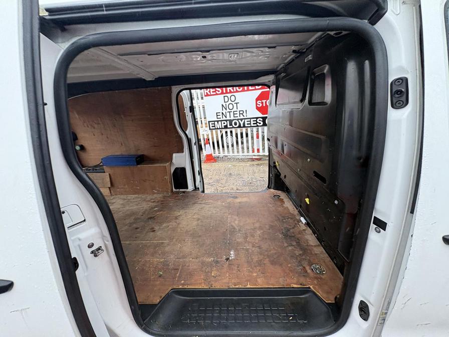 2017 Peugeot Expert – Model: Expert Professional Long Blue HDi – KU67VZZ