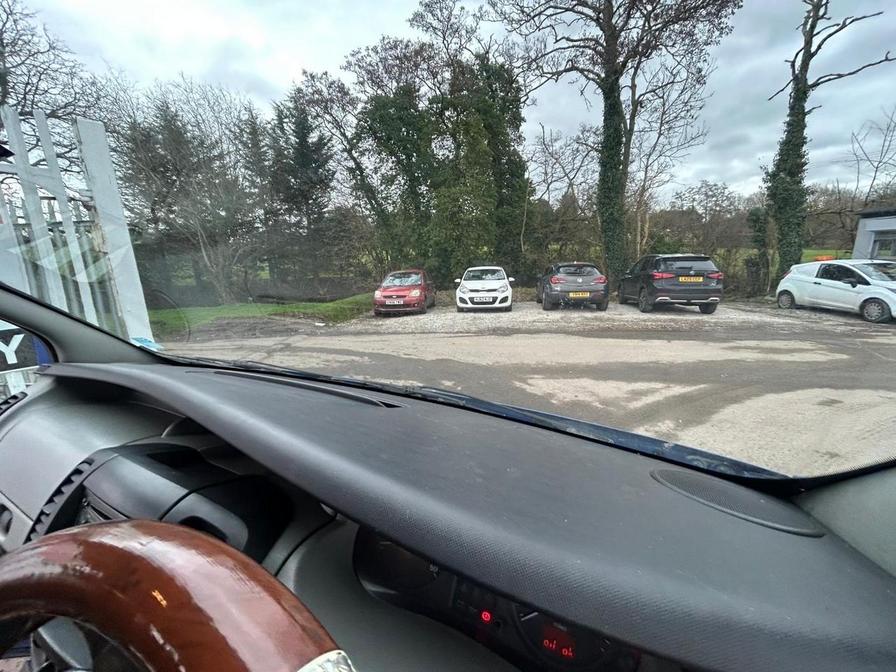 2004 Renault Trafic – Model: Trafic SL27 dCi 100 SWB – BD54JRZ