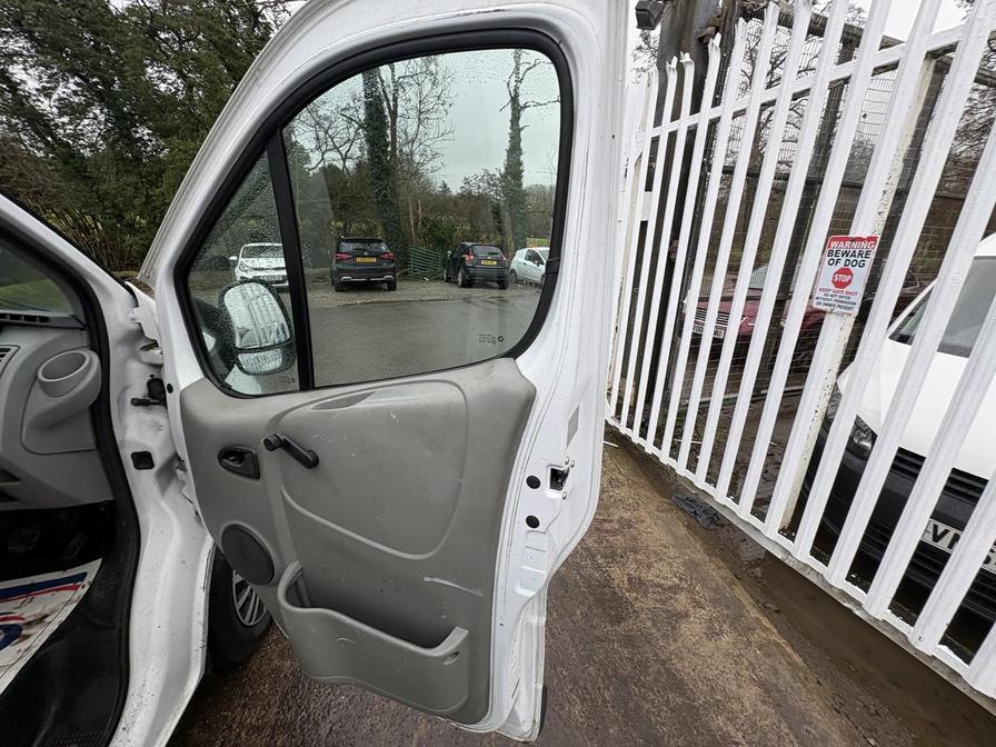 2012 Vauxhall Vivaro – Model: Vivaro 2700 CDTi 113 SWB – YC12XGG