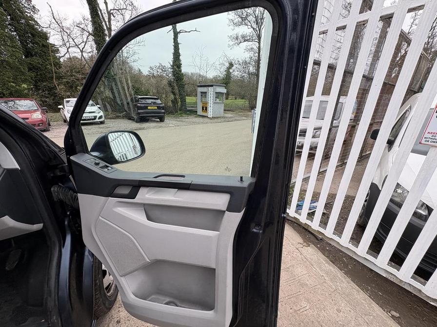 2015 Volkswagen Transporter – Model: Transporter T32 Highline TDI BlueMotion Technology – WP65OPO