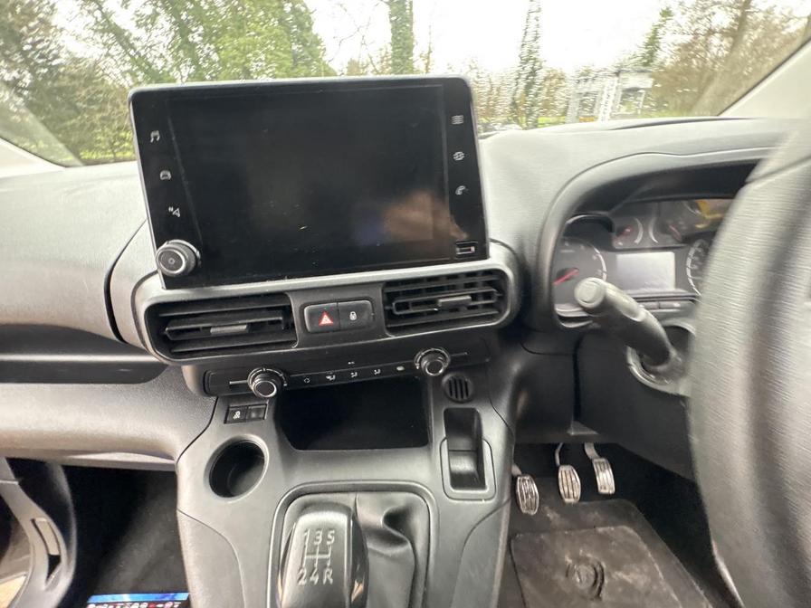 2019 Vauxhall Combo – Model: Combo 2000 LE Nav S/S – PE69PTX
