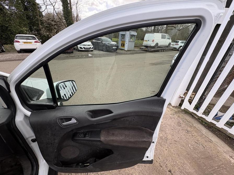 2016 Ford Transit Courier – Model: Transit Courier Trend TDCi – LF16CNV