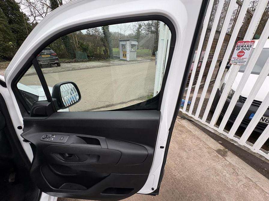 2020 Citroen Berlingo – Model: Berlingo 1000 Driver Blue HDi S/S – YC70XEV