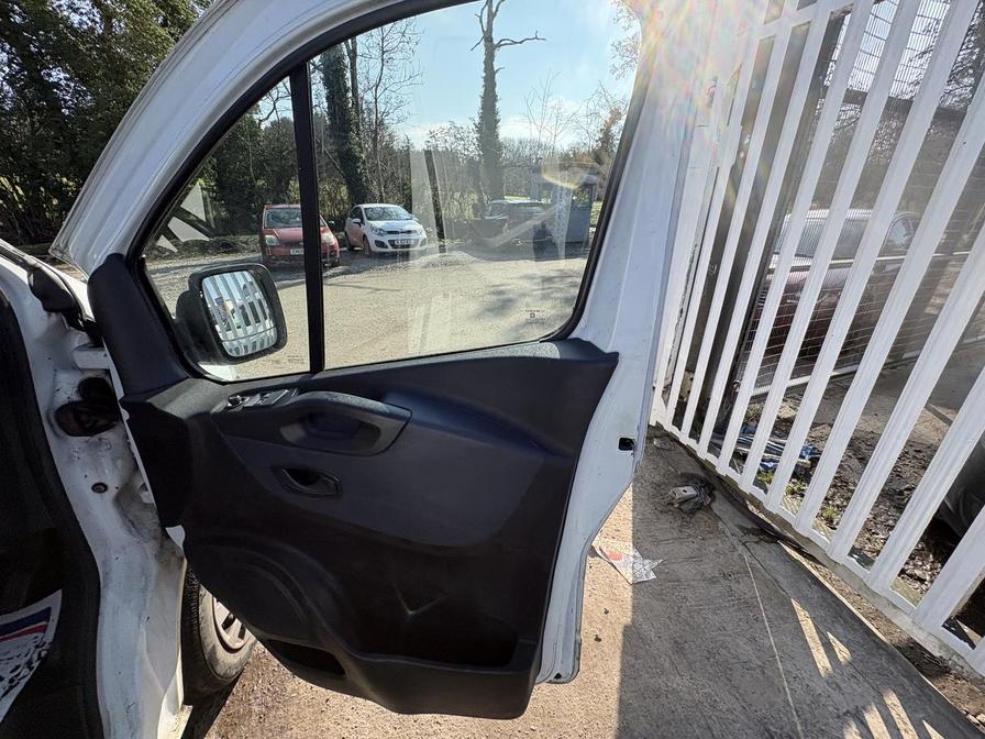 2016 Vauxhall Vivaro – Model: Vivaro  2700 CDTI – MK16YJT