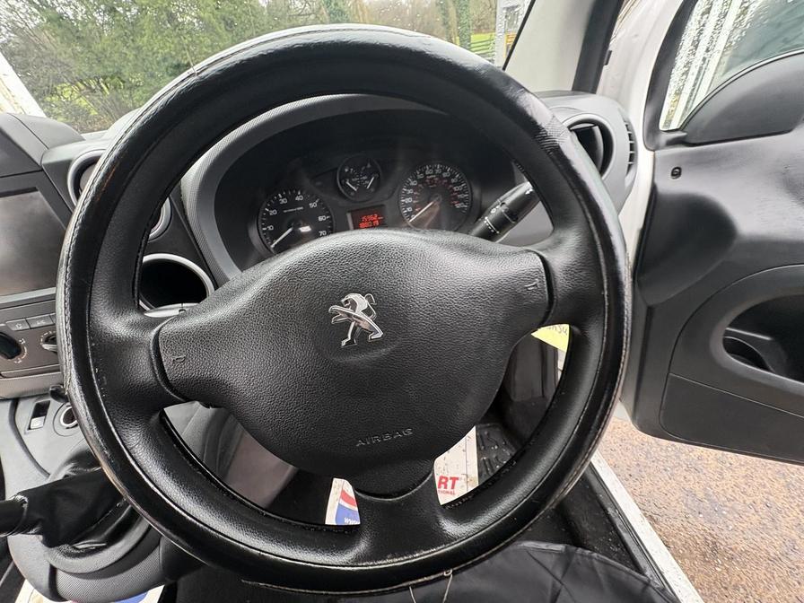 2018 Peugeot Partner – Model: Partner Professional L1 Blue HDi – NY18HJU