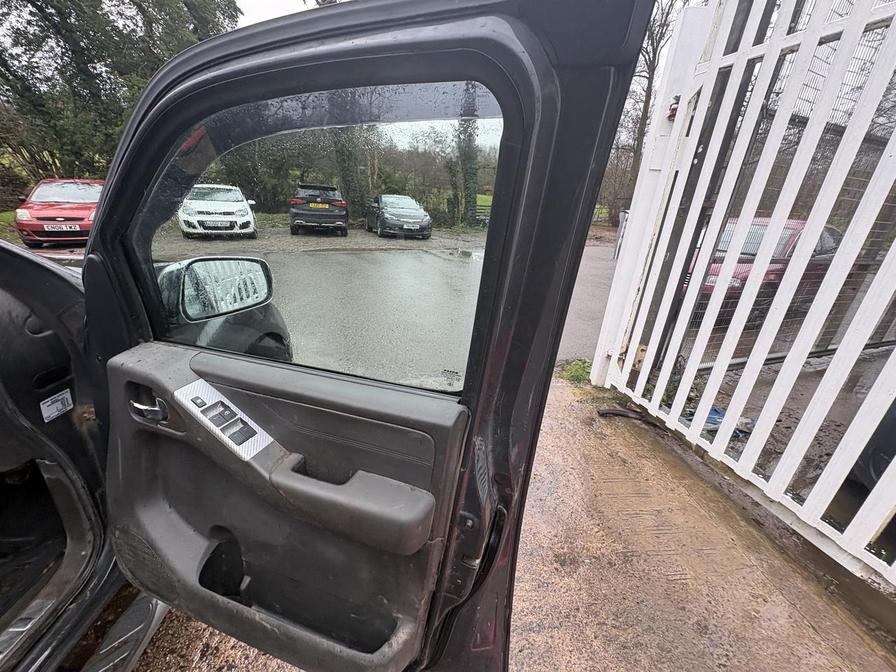 2009 Nissan Navara – Model: Navara Aventura Double Cab dCi – DN58HZW