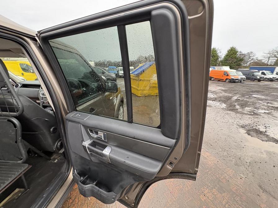 2011 Land Rover Discovery – Model: Discovery SDV6 Auto 255 – WR61LVV/V2MOF