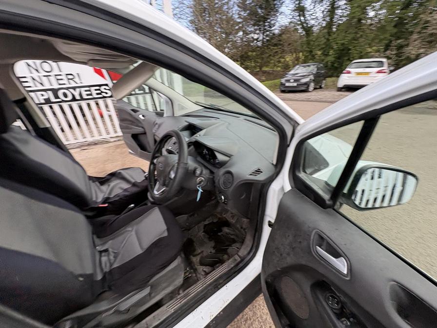 2016 Ford Transit Courier – Model: Transit Courier Trend TDCi – LF16CNV