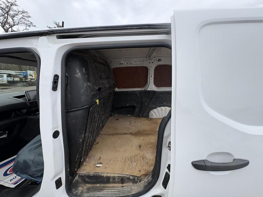 2022 Citroen Berlingo – Model: Berlingo 1000 Enterprise Professional Blue HDi – LM71RTX