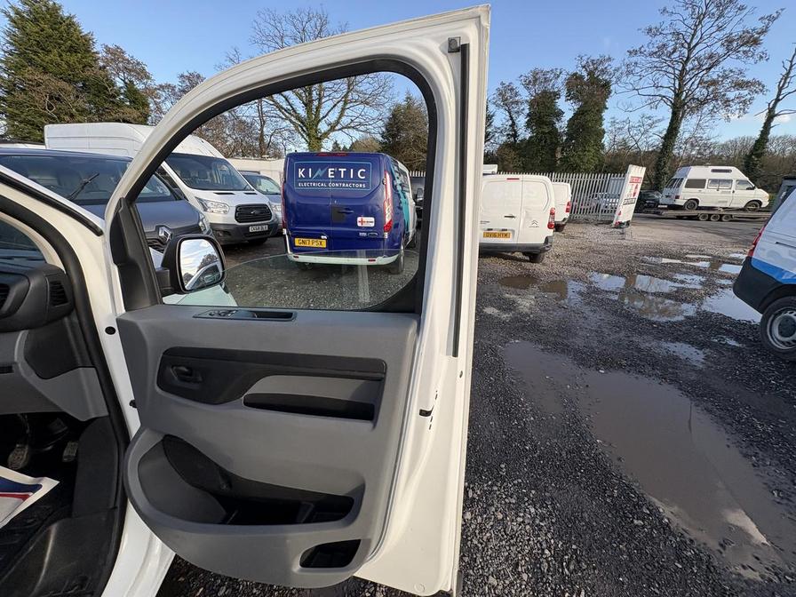 2021 Vauxhall Vivaro – Model: Vivaro 2900 Edition S/S – PK71OTP