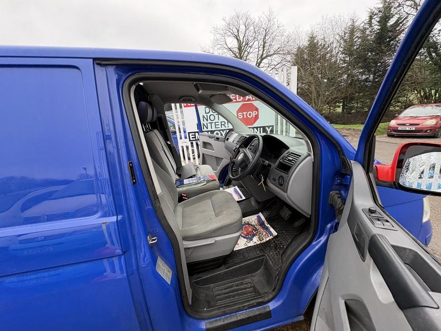 2006 Volkswagen Transporter – Model: Transporter T30 130 TDI SWB A – LY56OEU