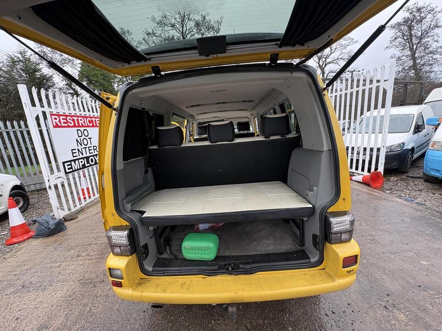 1997 Volkswagen Caravelle – Model: Caravelle Auto SWB – R639PBW