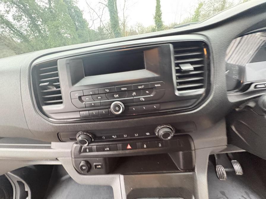 2021 Vauxhall Vivaro – Model: Vivaro 2900 Edition S/S – LB21SZN