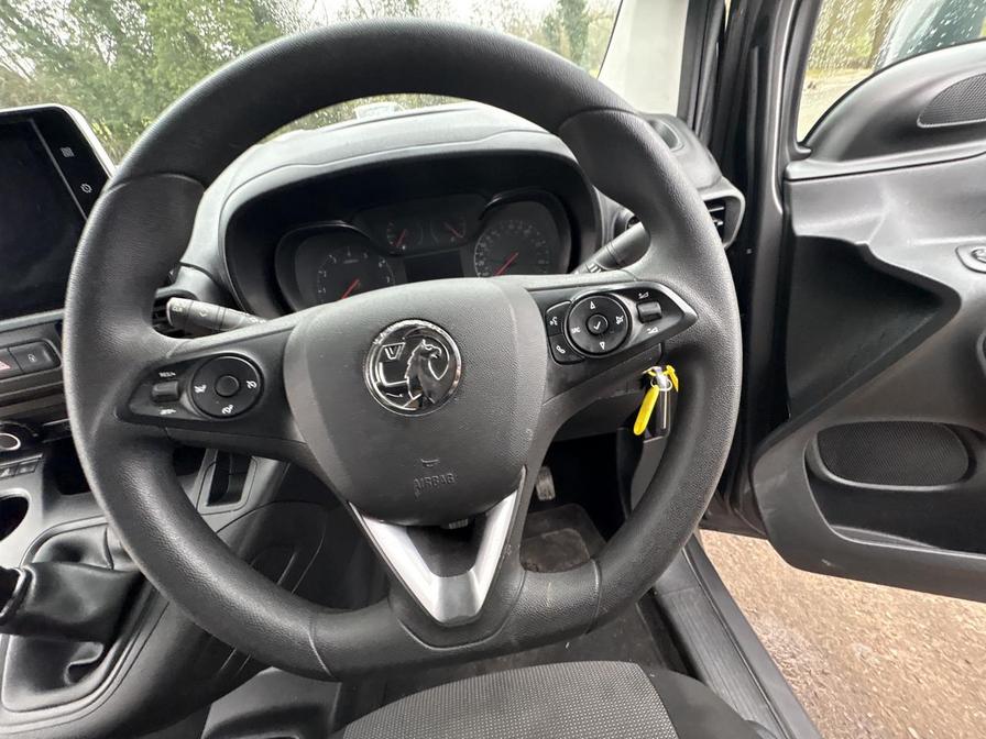 2019 Vauxhall Combo – Model: Combo 2000 LE Nav S/S – PE69PTX