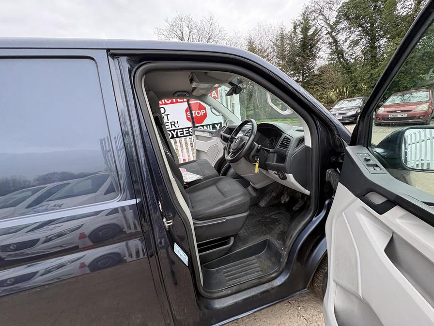 2015 Volkswagen Transporter – Model: Transporter T32 Highline TDI BlueMotion Technology – WP65OPO