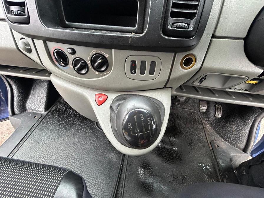 2004 Renault Trafic – Model: Trafic SL27 dCi 100 SWB – BD54JRZ