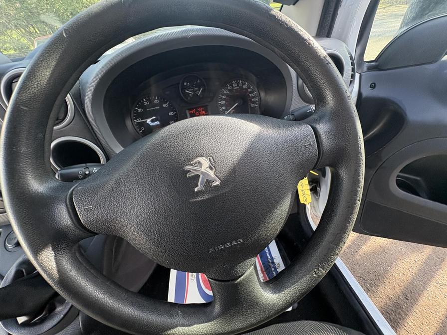 2017 Peugeot Partner – Model: Partner Professional L1 Blue HDi – LN17FTC