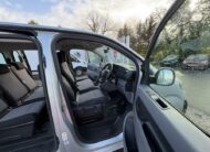 2019 Peugeot Expert – Model: Expert Combi Blue HDi S/S – GK19VXB