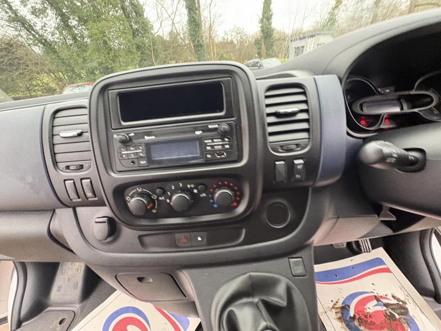 2016 Vauxhall Vivaro Combi – Model: Vivaro CDTi – NV16JCU
