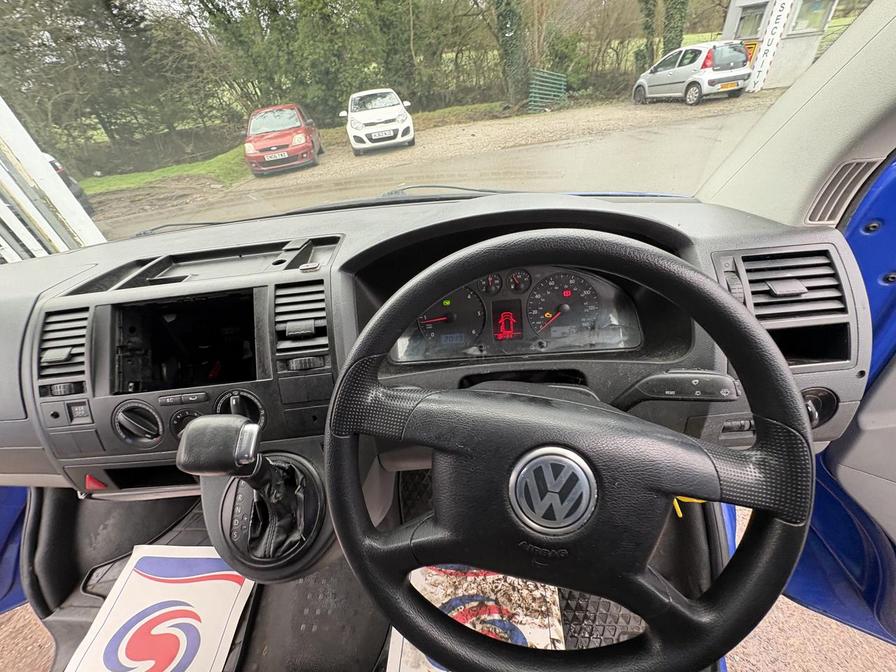 2006 Volkswagen Transporter – Model: Transporter T30 130 TDI SWB A – LY56OEU