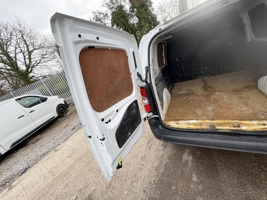 2022 Citroen Berlingo – Model: Berlingo 1000 Enterprise Professional Blue HDi – LM71RTX