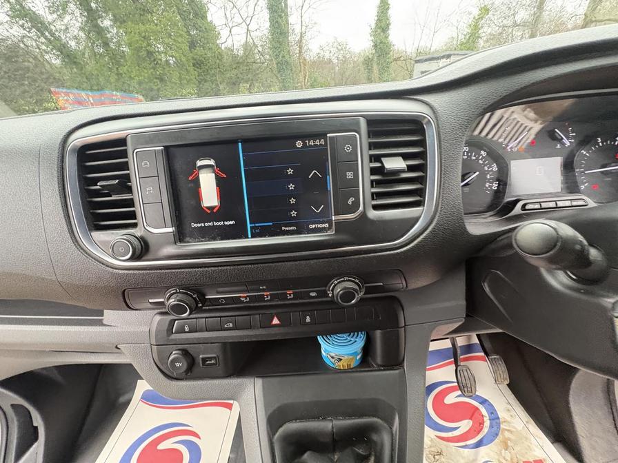 2017 Peugeot Expert – Model: Expert Professional Long Blue HDi – KU67VZZ