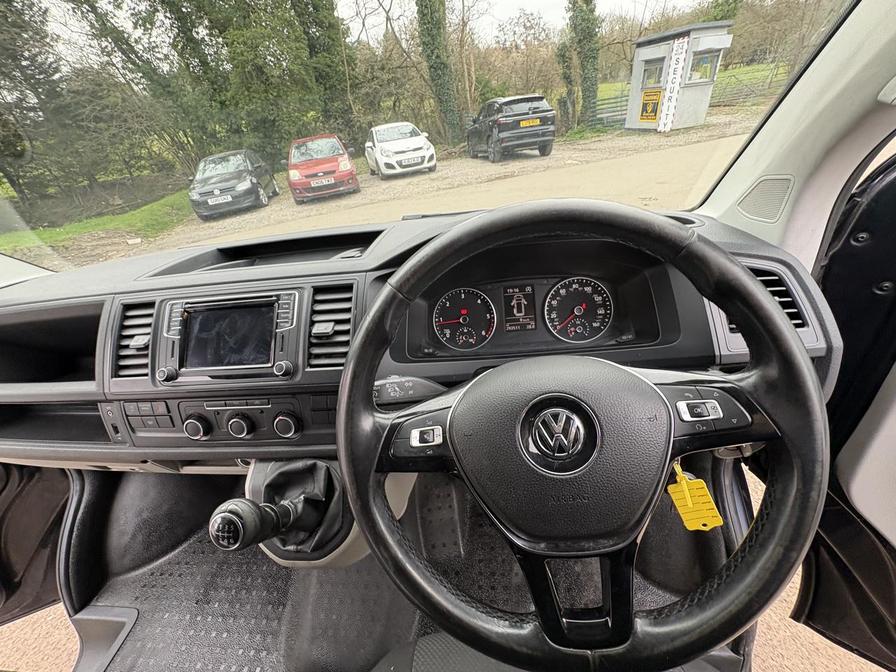 2015 Volkswagen Transporter – Model: Transporter T32 Highline TDI BlueMotion Technology – WP65OPO