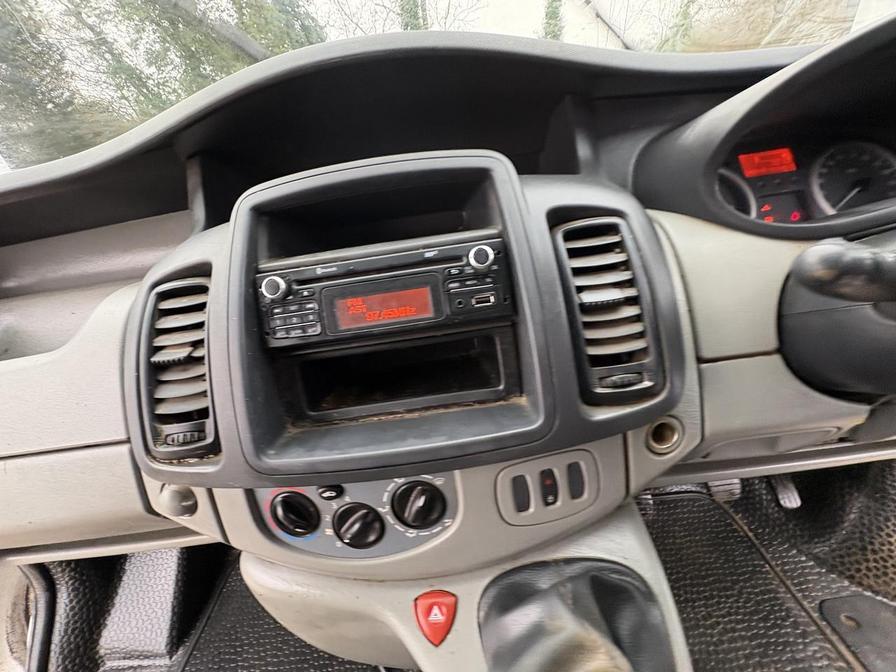 2013 Vauxhall Vivaro – Model: Vivaro  2900 CDTI LWB – DY13YJZ