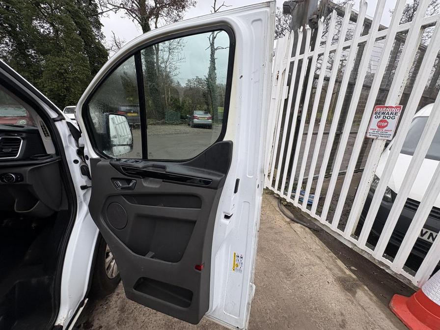 2018 Ford Transit Custom – Model: Transit Custom 300 Limited – SL18UXW