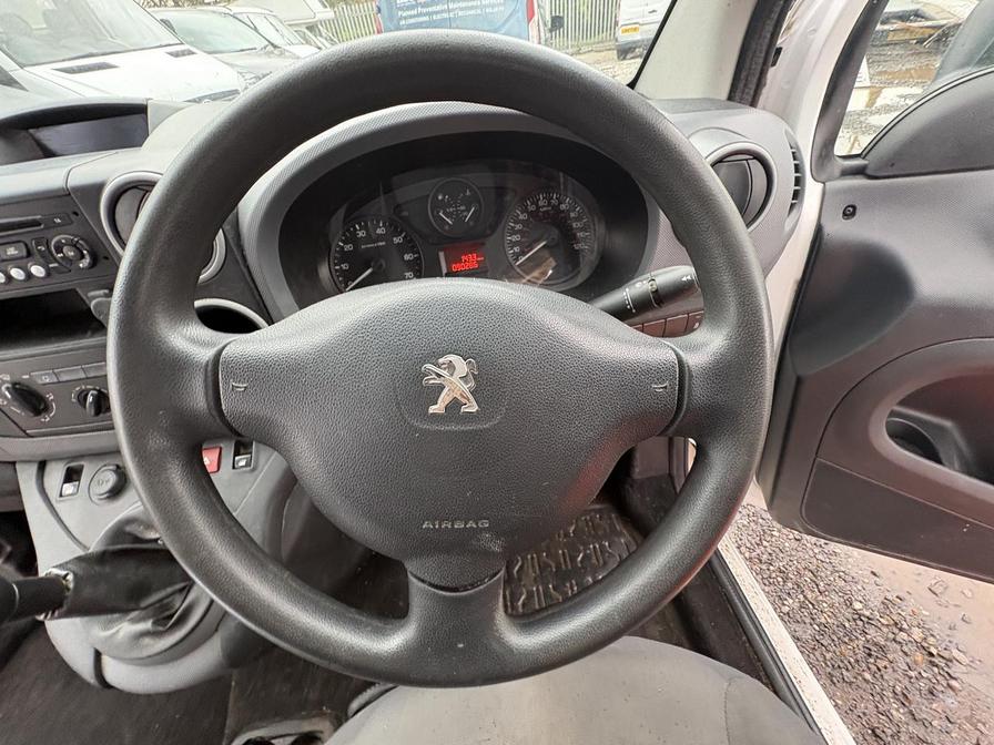 2017 Peugeot Partner – Model: Partner S L2 Blue HDi – NU67TVN