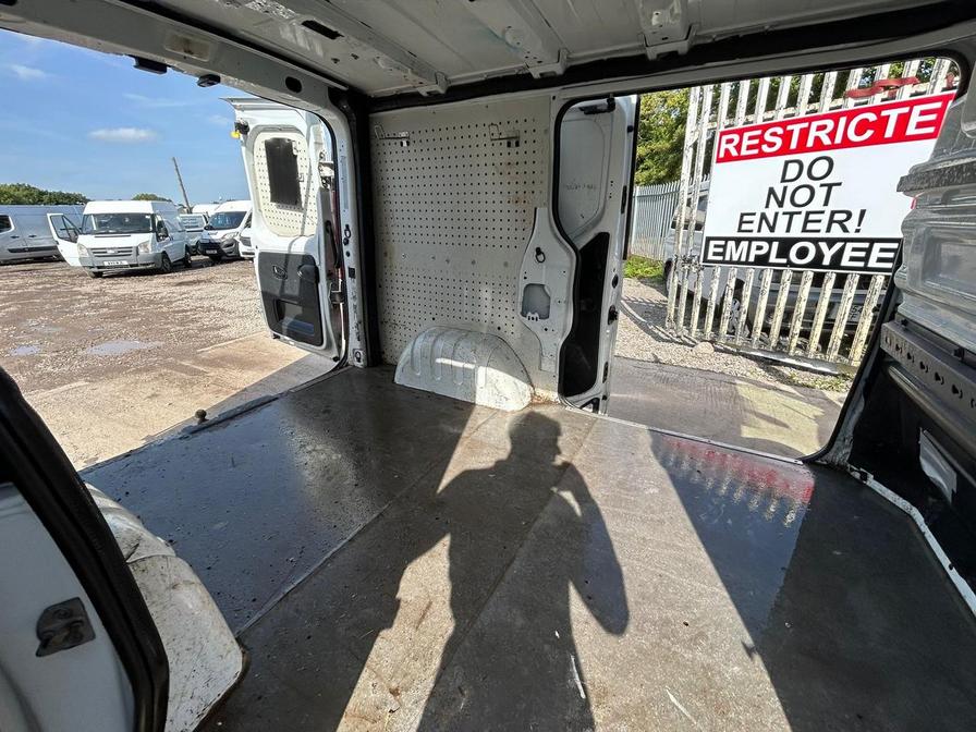 2017 Vauxhall Vivaro – Model: Vivaro  2700 CDTI – ML67HTZ