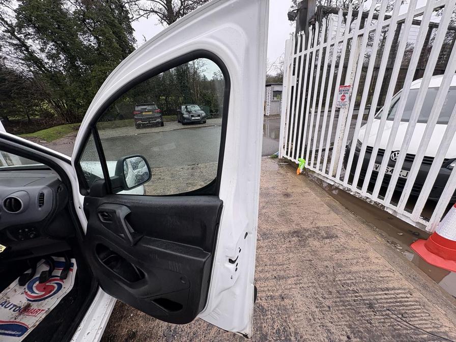 2018 Peugeot Partner – Model: Partner Professional L1 Blue HDi – NY18HJU