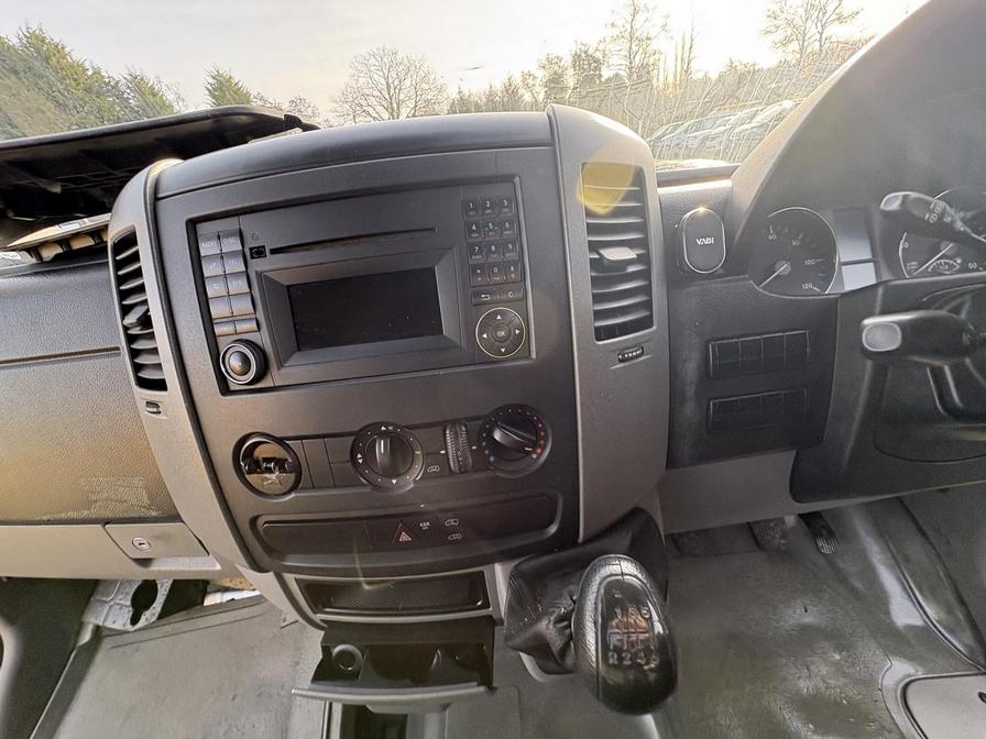 2011 Mercedes-Benz Sprinter – Model: Sprinter 313 CDI – YE60VLM