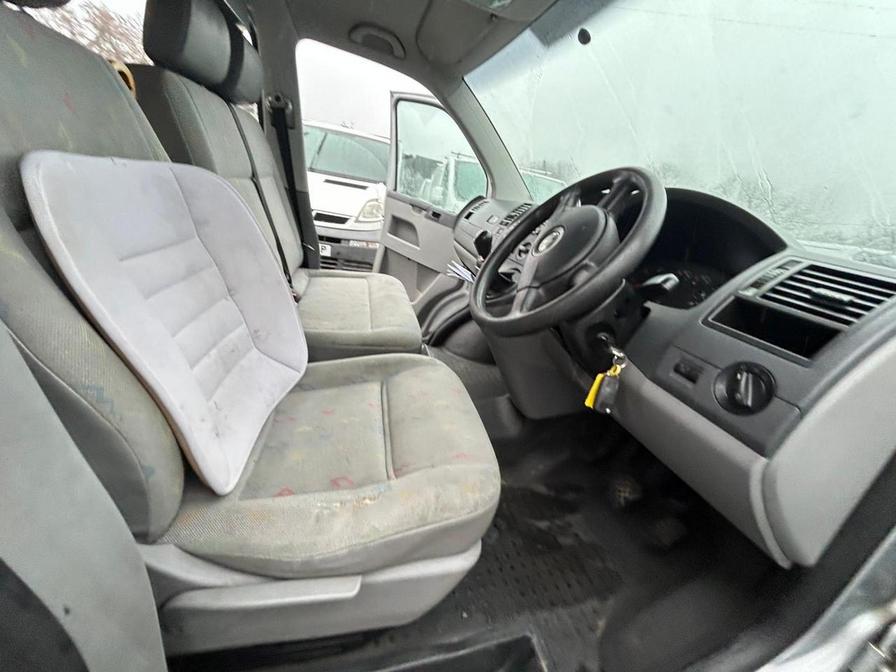 2007 Volkswagen Transporter – Model: Transporter T30 102 TDI LWB – RO57WFZ