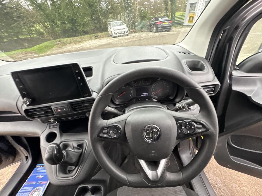 2019 Vauxhall Combo – Model: Combo 2000 LE Nav S/S – PE69PTX