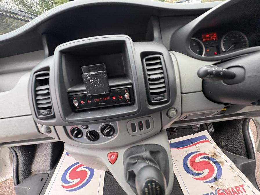 2012 Vauxhall Vivaro – Model: Vivaro 2700 CDTi 113 SWB – YC12XGG