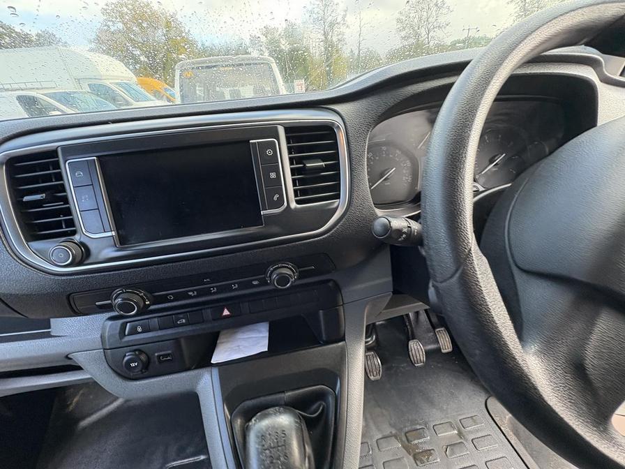 2022 Vauxhall Vivaro – Model: Vivaro  F2900 Dynamic S/S – FD71NBM